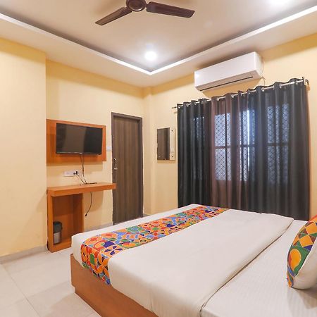 Fabhotel Swarn Banquet Kakarmatha ภายนอก รูปภาพ