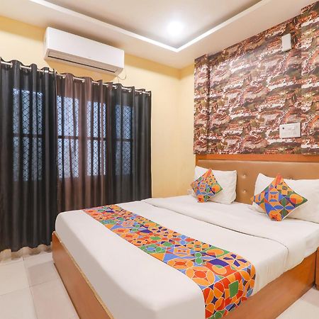 Fabhotel Swarn Banquet Kakarmatha ภายนอก รูปภาพ